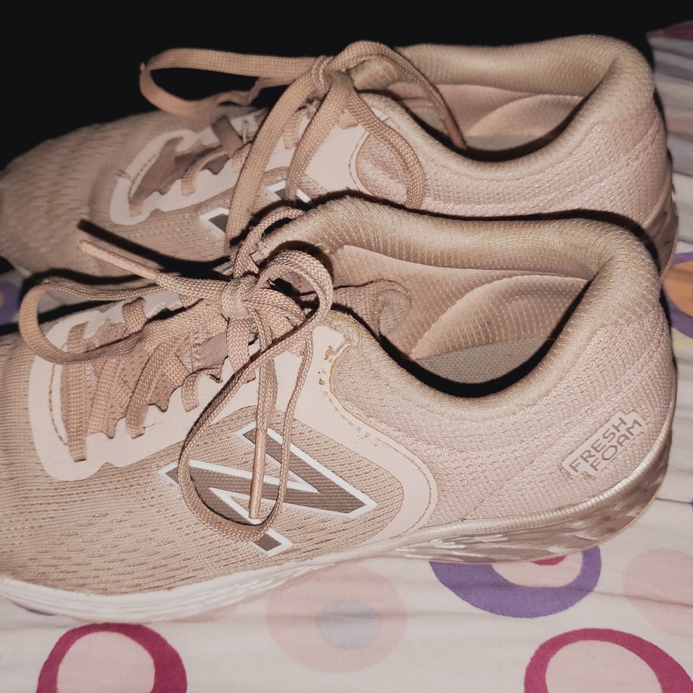 New Balance Pink 3.5 Big Kid